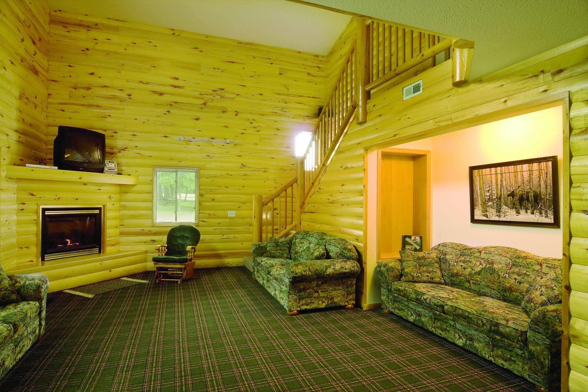 Mcquoid'S Inn And Event Center Isle Buitenkant foto